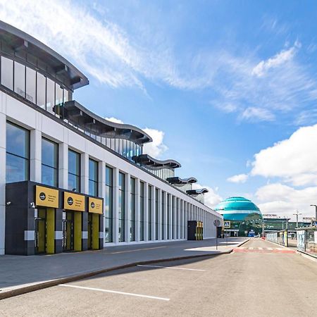 Caps Lock Airport Hotel Astana Exterior foto